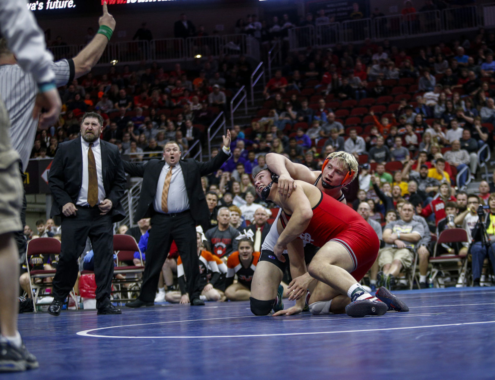 021817-WRESTLING-FINALS-024.jpg
